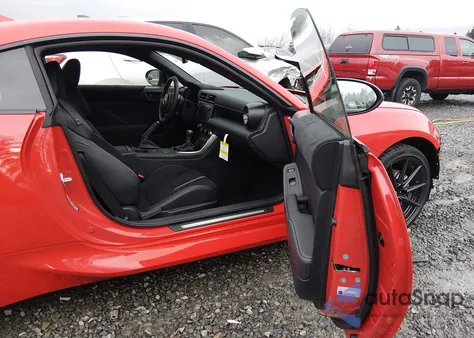 2026 Toyo Gr86 Premium Automat from USA, damaged, VIN JF1ZNBE12T8076384